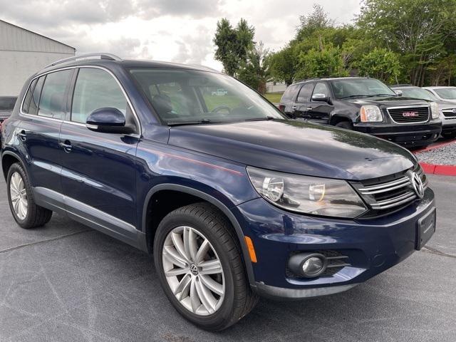 Photo of 2014 Night Blue Volkswagen Tiguan