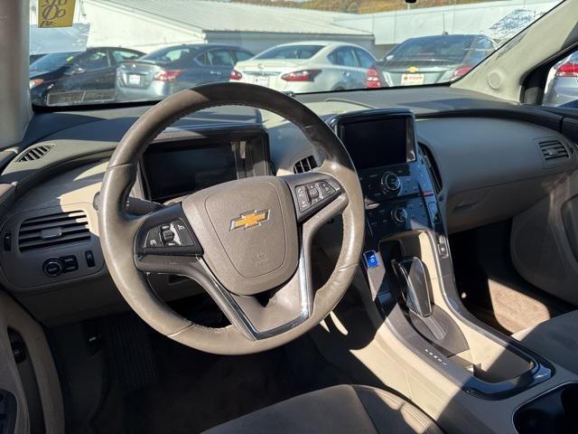 Photo of 2013 Summit White Chevrolet Volt