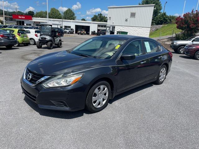 Photo of 2017 Storm Blue Nissan Altima