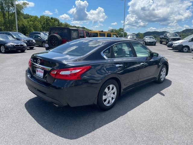 Photo of 2017 Storm Blue Nissan Altima