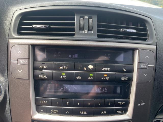 Photo of 2009 White Lexus IS 250