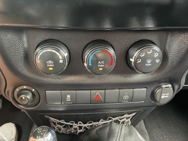 Photo of 2013 Billet Metallic Clearcoat Jeep Wrangler Unlimited
