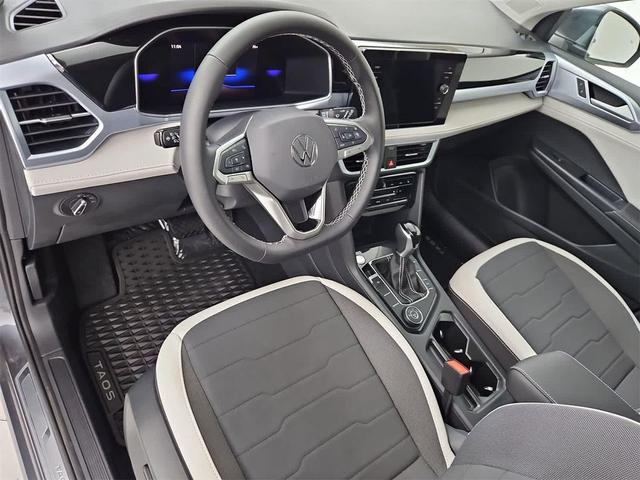 Photo of 2025 Gray Volkswagen Taos