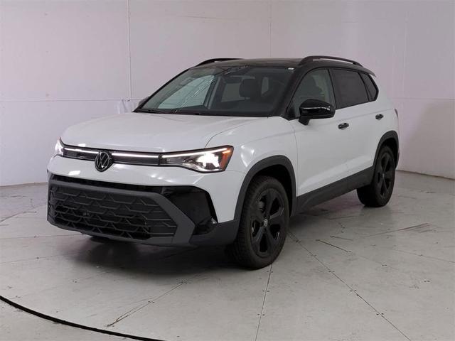 Photo of 2025 Pure White w/Deep Black Roof Volkswagen Taos