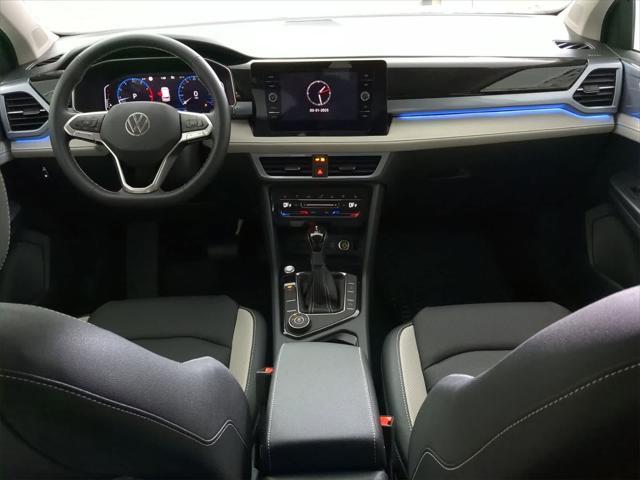 Photo of 2025 Pure White Volkswagen Taos