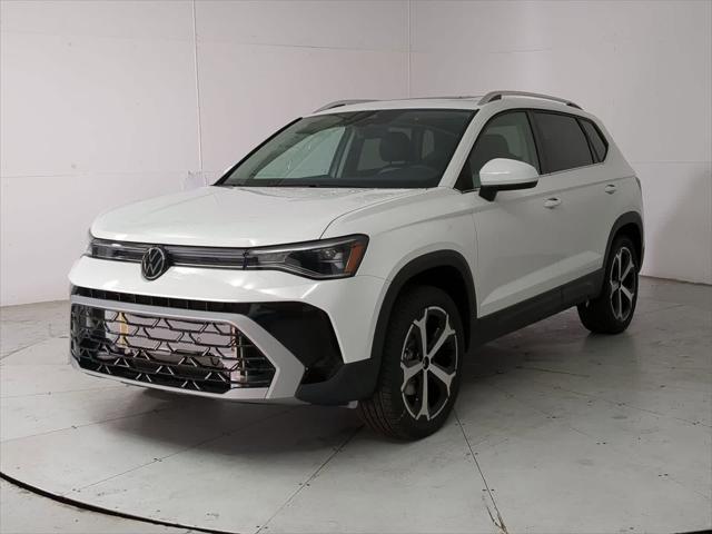 Photo of 2025 Pure White Volkswagen Taos
