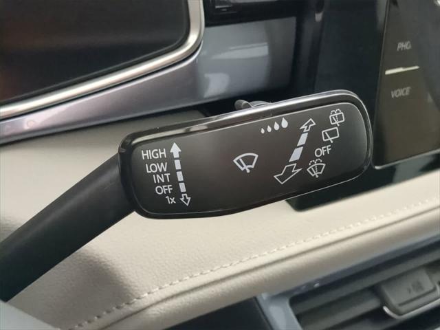 Photo of 2025 Pure White Volkswagen Taos