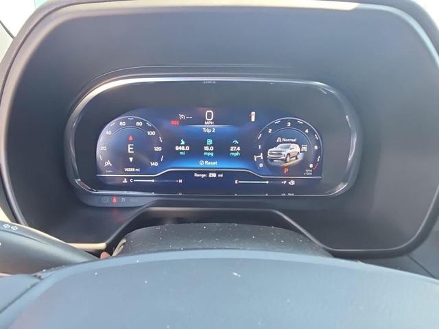 Photo of 2024 Summit White Chevrolet Tahoe