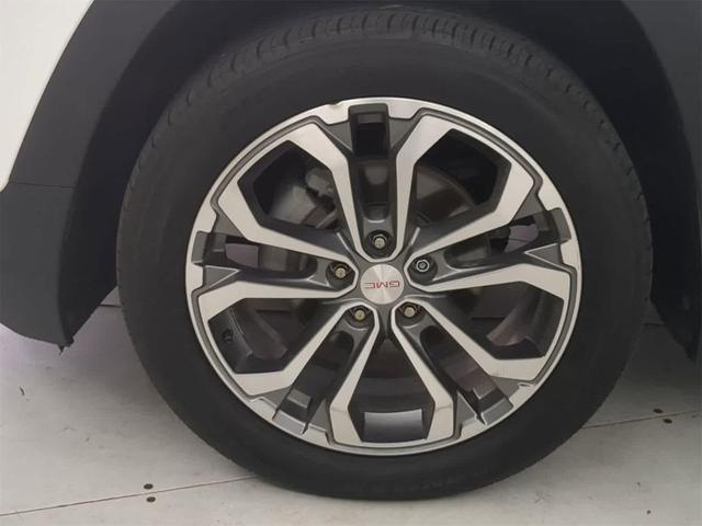 Photo of 2021 Summit White GMC Terrain