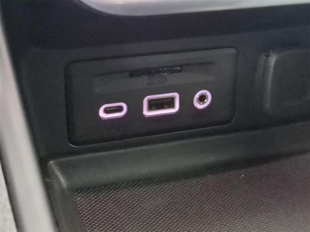 Photo of 2021 Summit White GMC Terrain