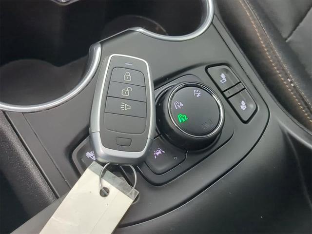 Photo of 2021 Summit White GMC Terrain