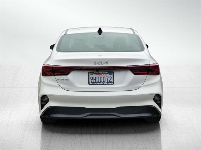 Photo of 2023 Snow White Pearl Kia Forte