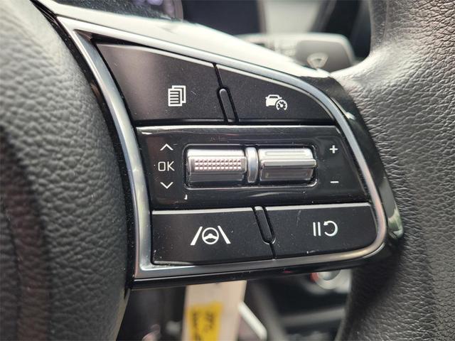 Photo of 2023 Snow White Pearl Kia Forte