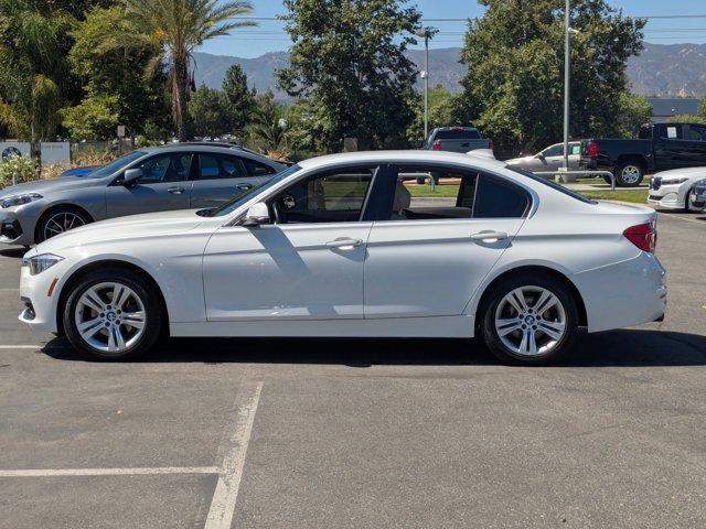 Photo of 2017 Alpine White BMW 330
