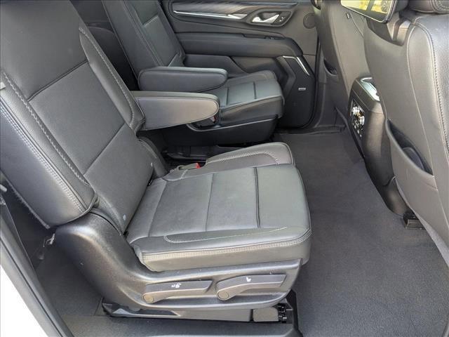 Photo of 2024 White Frost Tri-Coat GMC Yukon XL