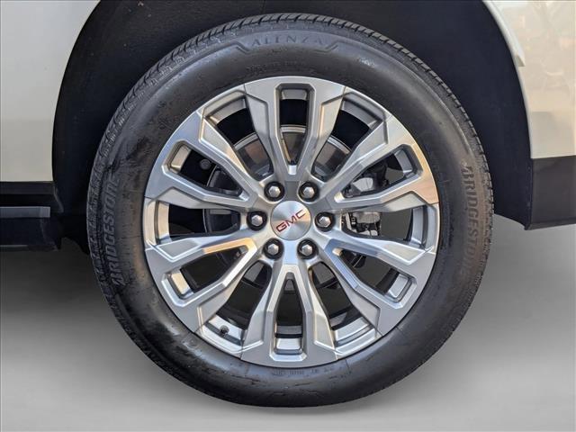 Photo of 2024 White Frost Tri-Coat GMC Yukon XL