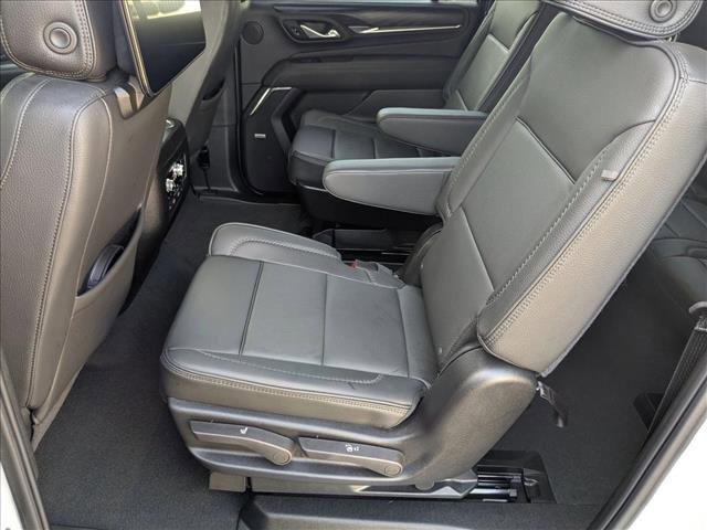 Photo of 2024 White Frost Tri-Coat GMC Yukon XL