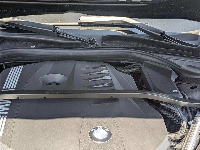 Photo of 2025 Black Sapphire Metallic BMW 740