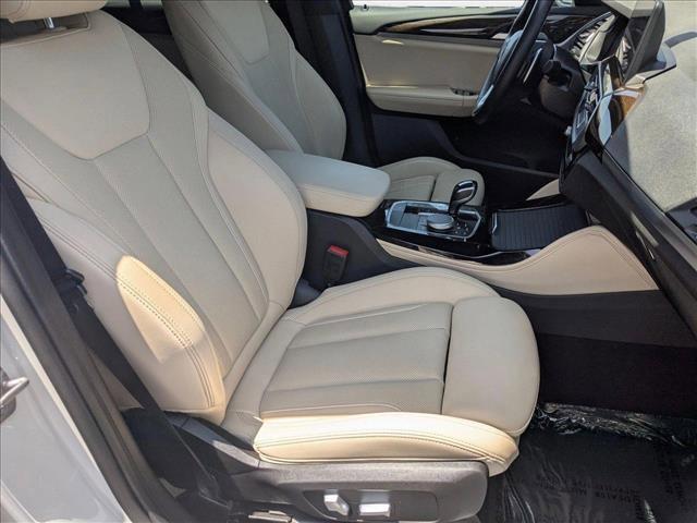 Photo of 2023 Alpine White BMW X4