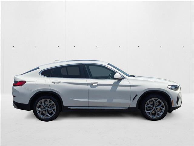 Photo of 2023 Alpine White BMW X4