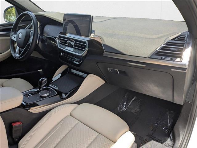 Photo of 2023 Alpine White BMW X4