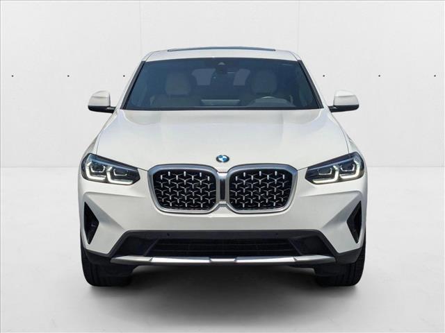 Photo of 2023 Alpine White BMW X4