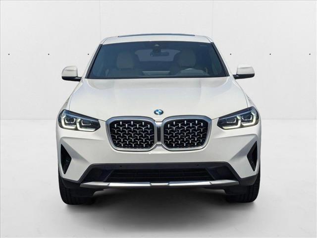 Photo of 2023 Alpine White BMW X4