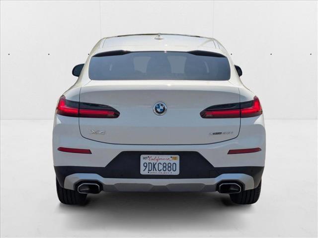 Photo of 2023 Alpine White BMW X4