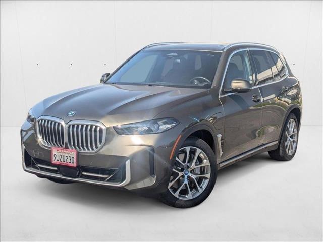 Photo of 2024 Manhattan Green Metallic BMW X5 PHEV