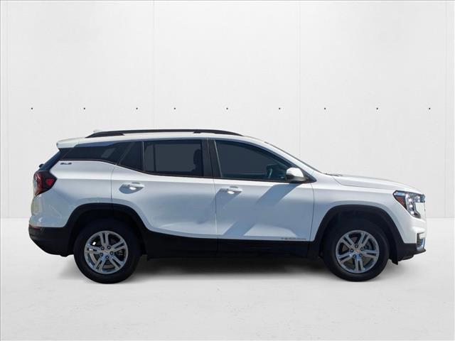 Photo of 2023 Summit White GMC Terrain