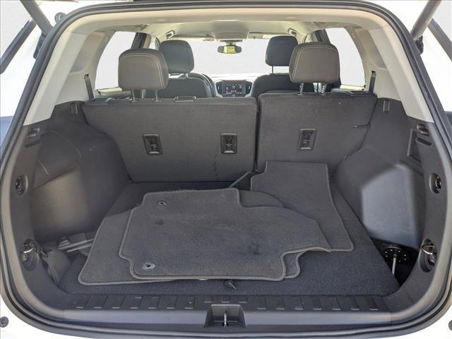 Photo of 2023 Summit White GMC Terrain