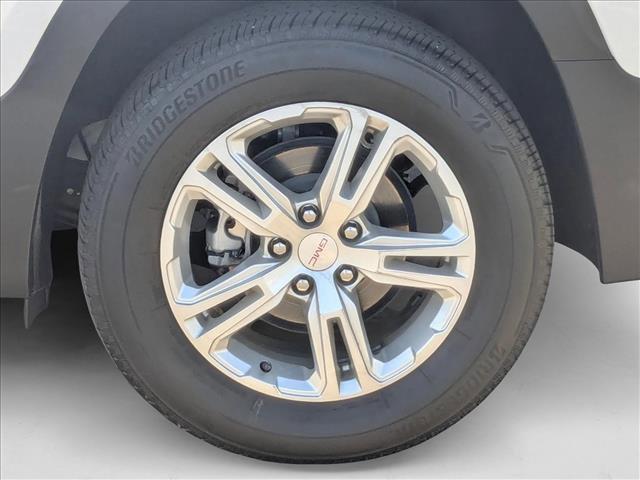 Photo of 2023 Summit White GMC Terrain