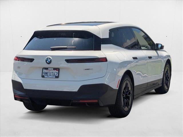 Photo of 2025 Alpine White BMW iX