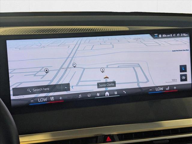 Photo of 2025 Alpine White BMW iX