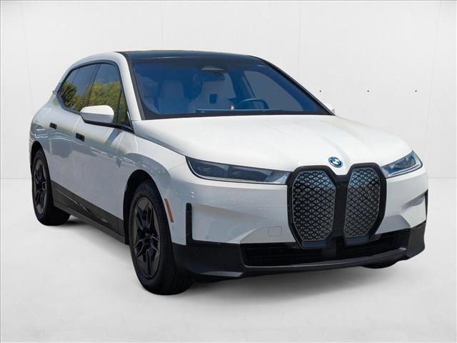Photo of 2025 Alpine White BMW iX