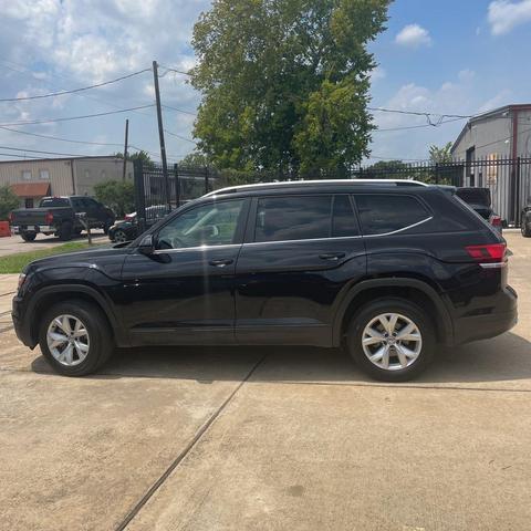 Photo of 2018 Deep Black Volkswagen Atlas