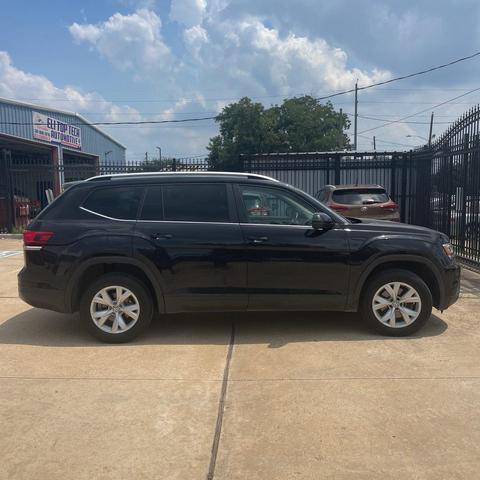 Photo of 2018 Deep Black Volkswagen Atlas