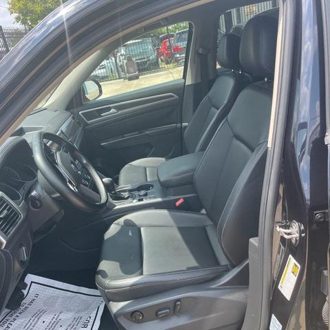 Photo of 2018 Deep Black Volkswagen Atlas
