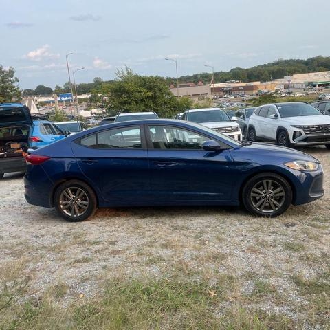Photo of 2018 Lakeside Blue Hyundai ELANTRA