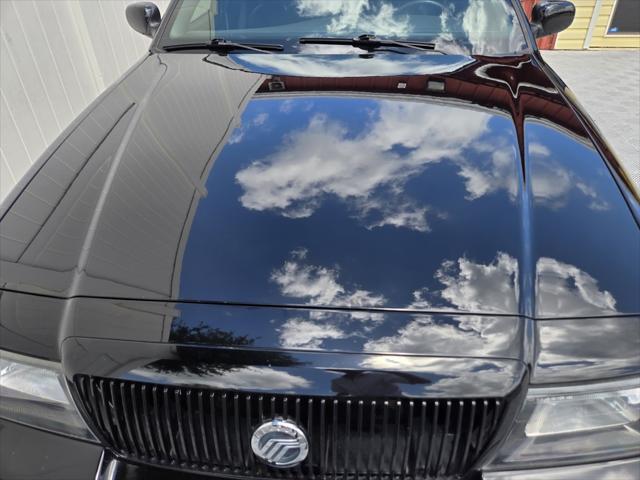 Photo of 2003 Black Clearcoat Mercury Marauder
