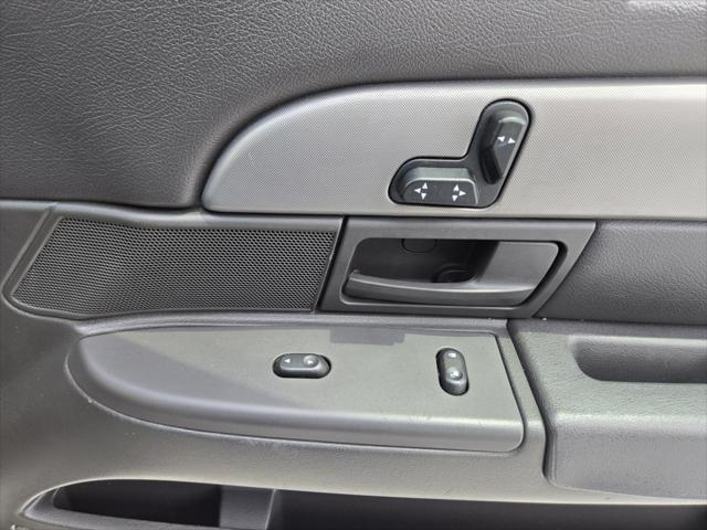 Photo of 2003 Black Clearcoat Mercury Marauder