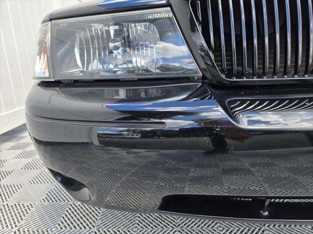 Photo of 2003 Black Clearcoat Mercury Marauder