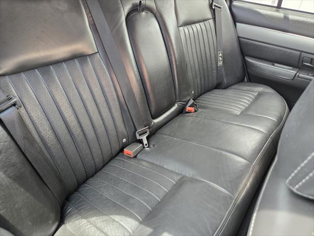 Photo of 2003 Black Clearcoat Mercury Marauder