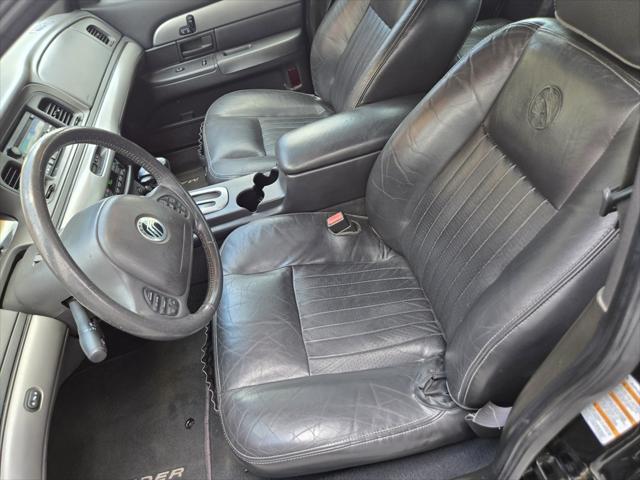 Photo of 2003 Black Clearcoat Mercury Marauder