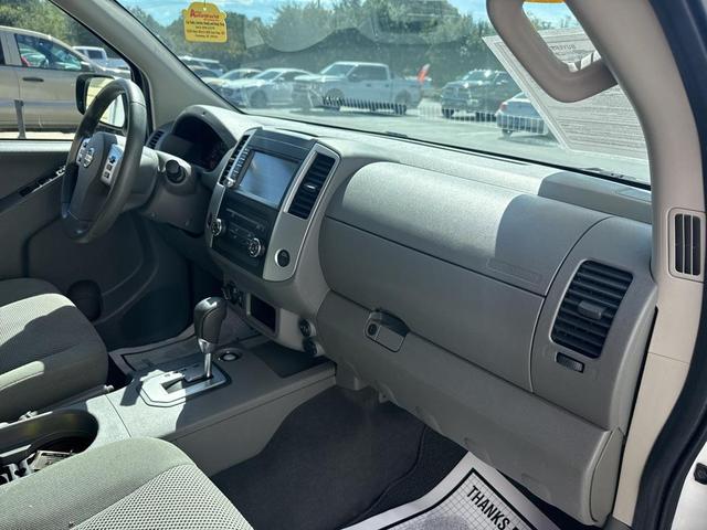 Photo of 2021 Glacier White Nissan Frontier
