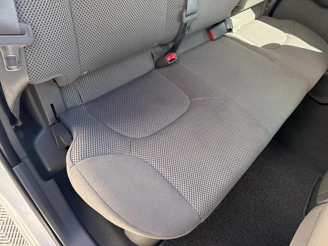 Photo of 2021 Glacier White Nissan Frontier