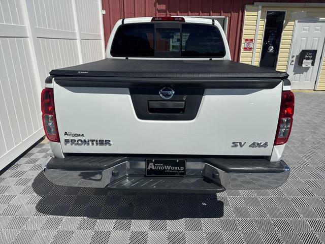 Photo of 2021 Glacier White Nissan Frontier