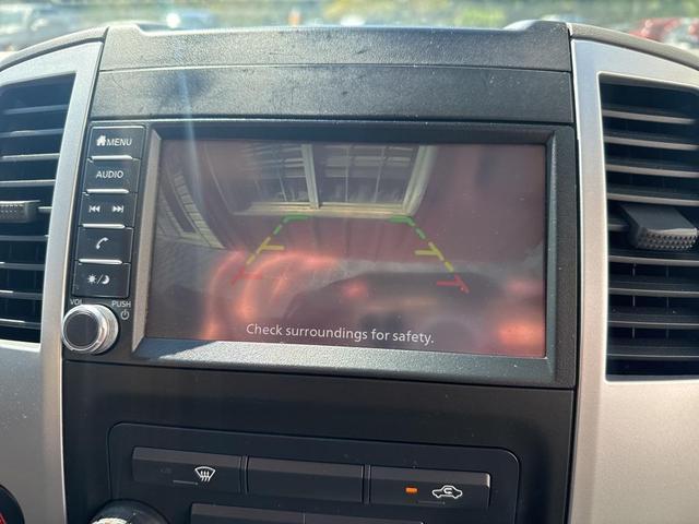 Photo of 2021 Glacier White Nissan Frontier