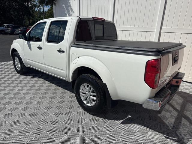 Photo of 2021 Glacier White Nissan Frontier