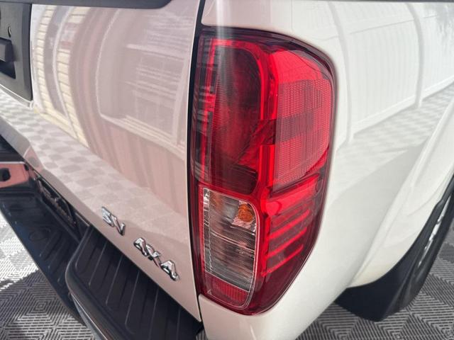 Photo of 2021 Glacier White Nissan Frontier
